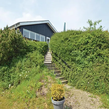 Three-bedroom Holiday In 펜션 Sjolund