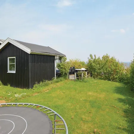 Three-bedroom Holiday In 펜션 Sjolund