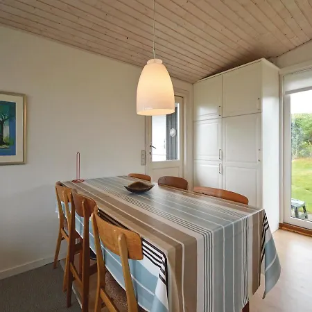 Three-bedroom Holiday In 펜션 Sjolund